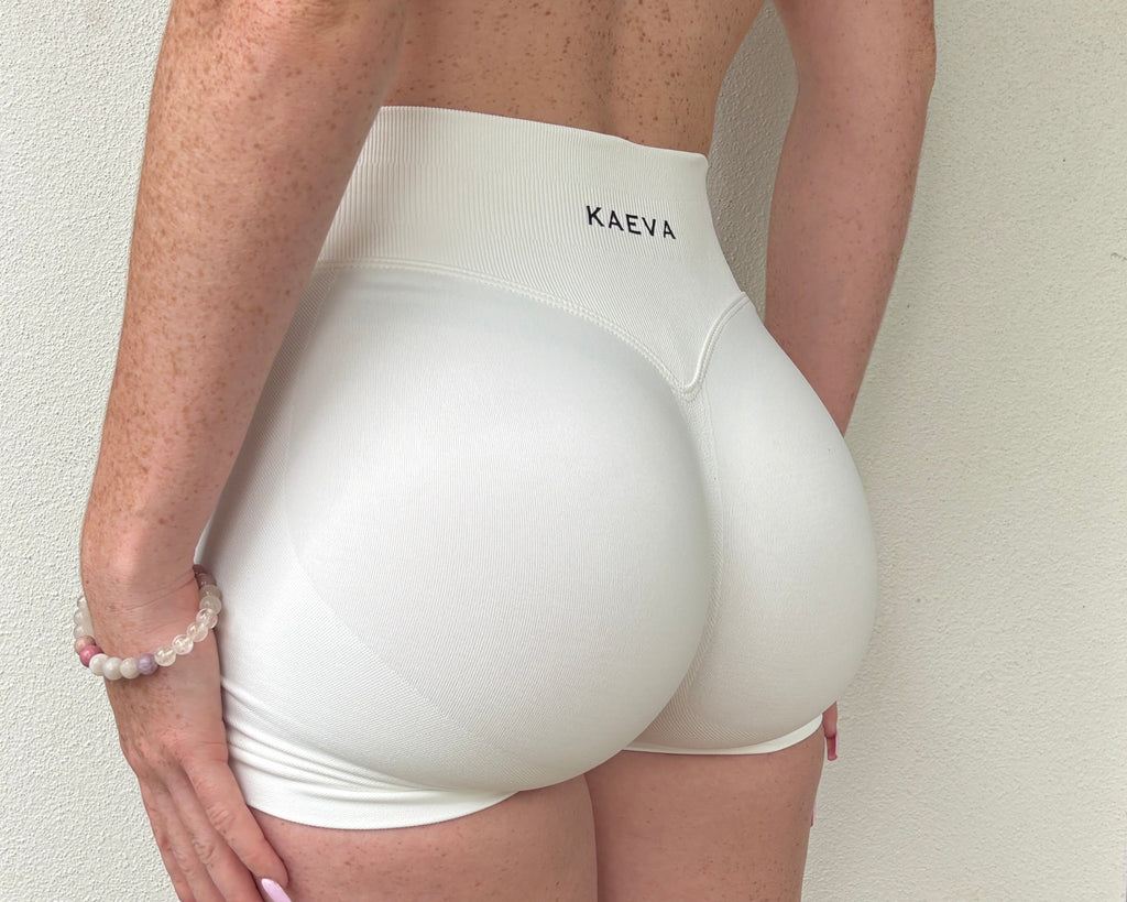 Scrunch Shorts - Cream