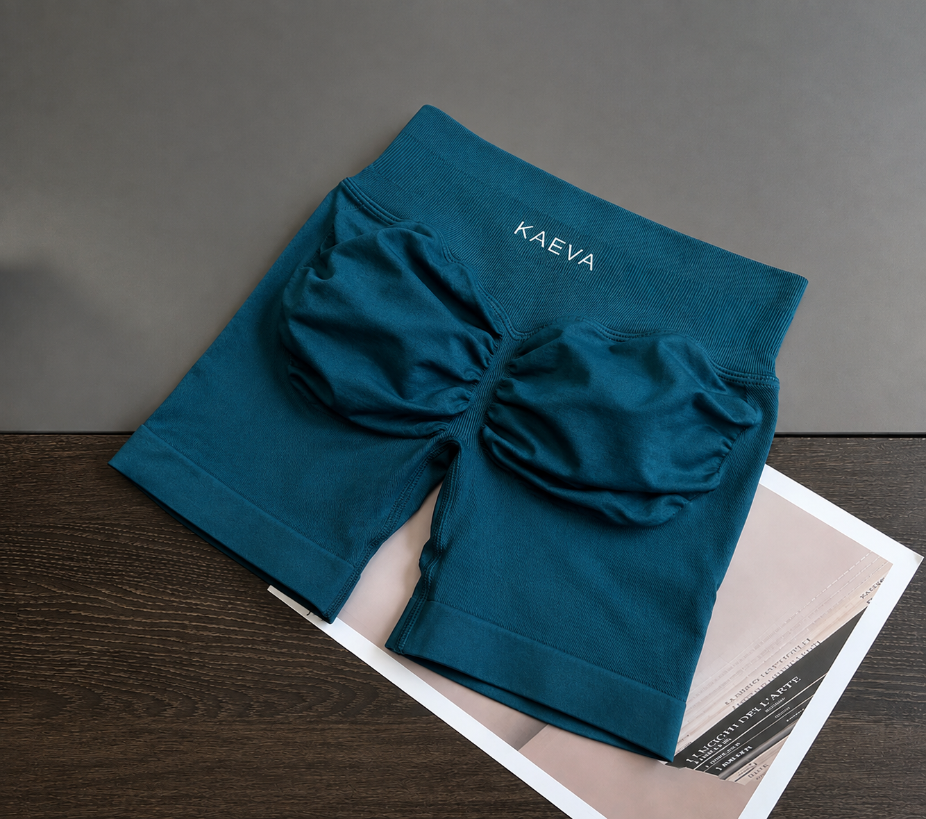 Contour Shorts - Evergreen